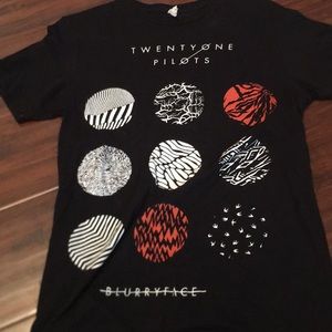 Twenty one pilots shirt